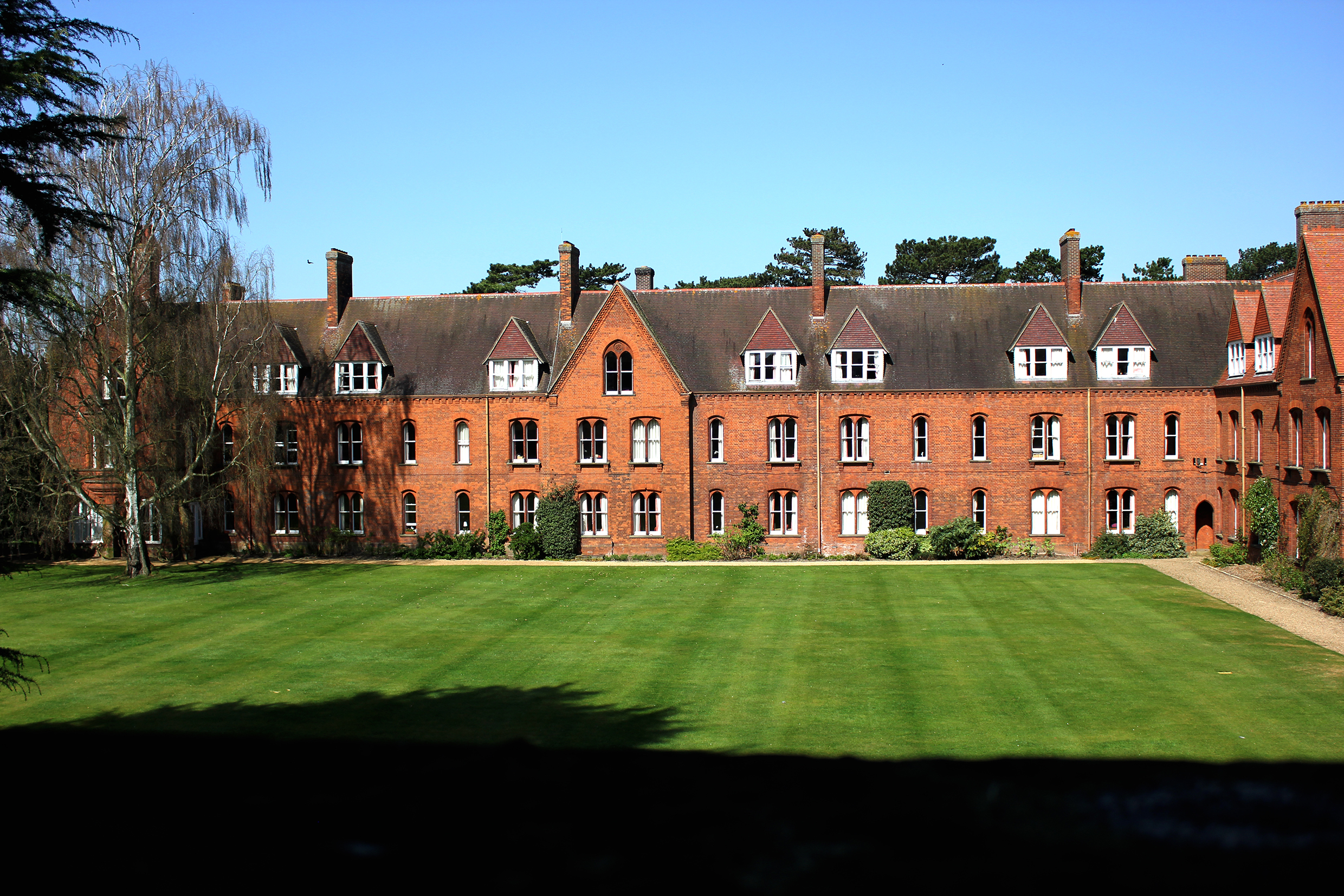 girton_college_resized.jpg