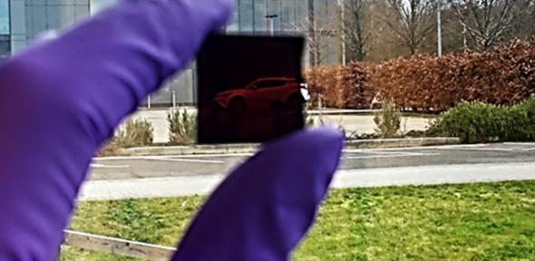Perovskite solar cell with oxide coating