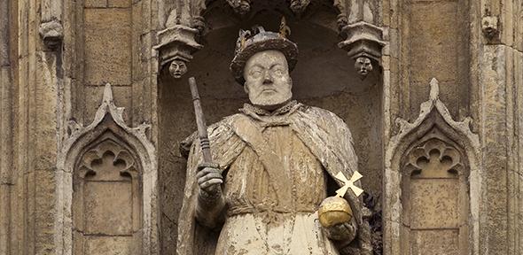 Henry VIII statue on the Great Gate of Trinity College Cambridge