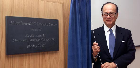 Sir Ka-shing Li at the opening of the MRC Cancer Centre in the Hutchinson Building