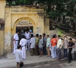 Queuing to vote in India