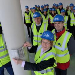 Front Group l – r Francis Shiner, Managing Director, SDC Builders Ltd; Professor Sir Richard Friend, Cavendish Professor of Physics; Professor Lynn Gladden, Pro-Vice-Chancellor for Research; and Professor Andy Parker, Head of the Department of Physics