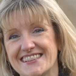 Nicola Clayton 