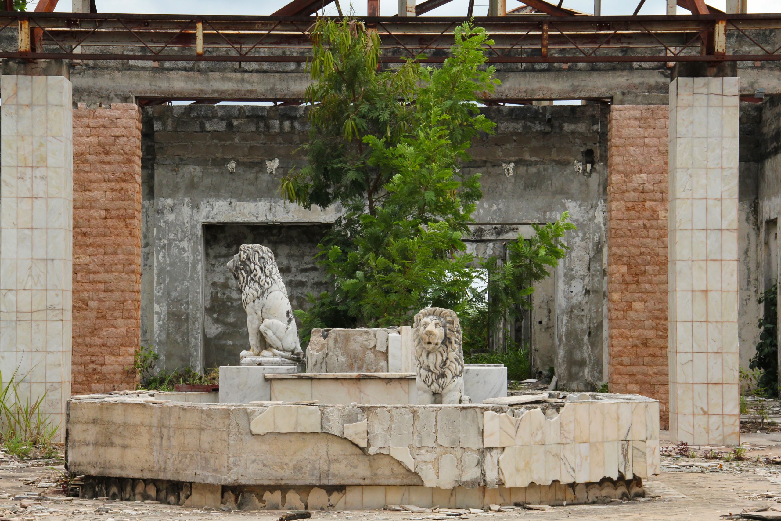  Abandoned palace