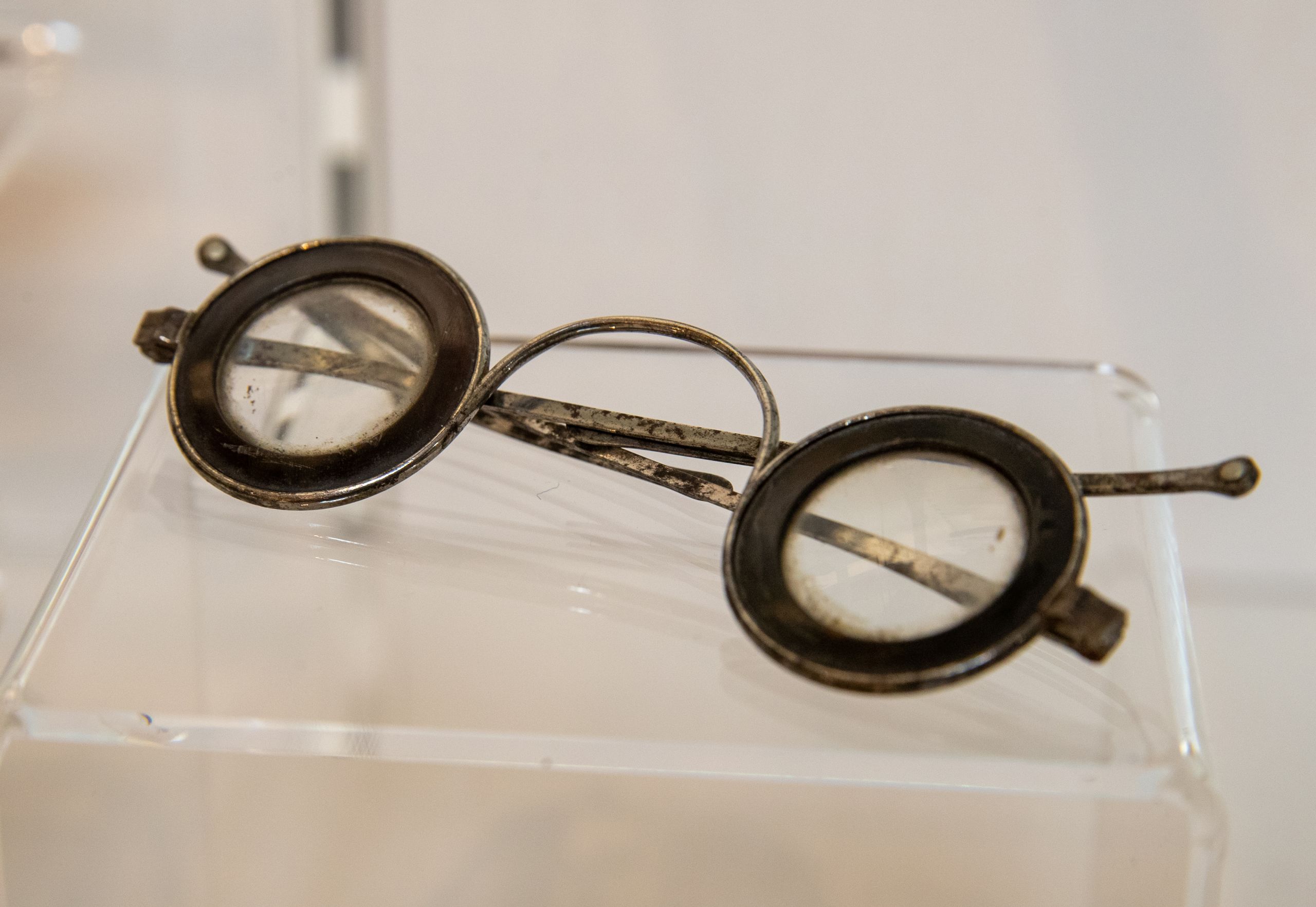 A pair of “Martin's Margins”, a style of spectacles invented by Benjamin Martin, a leading eighteenth-century instrument maker. Martin believed that it was beneficial to place a thick rim around the lenses to restrict the amount of light reaching the eye