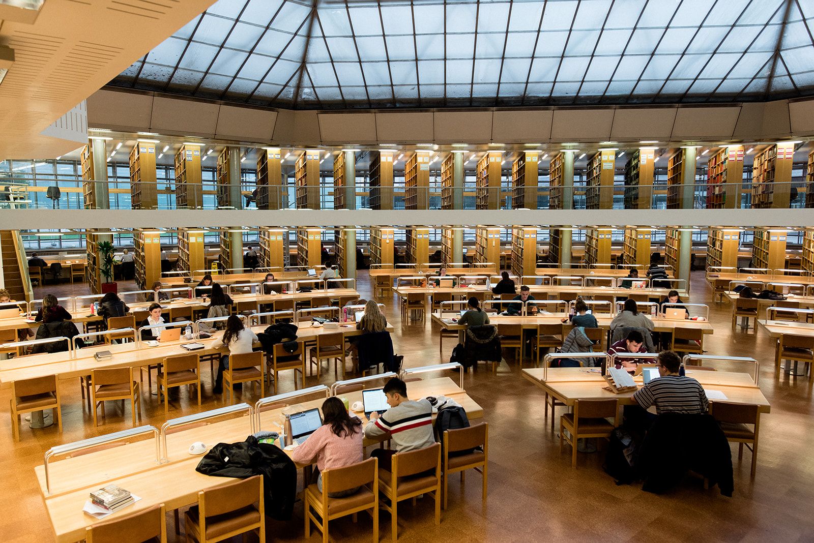 can anyone visit cambridge university library