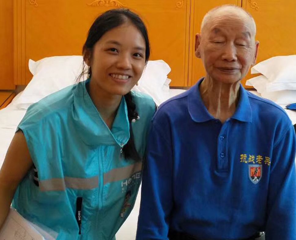Zhenru Jacqueline Lin photographed in 2018 with Yang, a KMT veteran from Hunan province, just before he flew to Taiwan to meet his cousin, 50 years after they were separated by the Civil War. Photography: Zhenru Jacqueline Lin