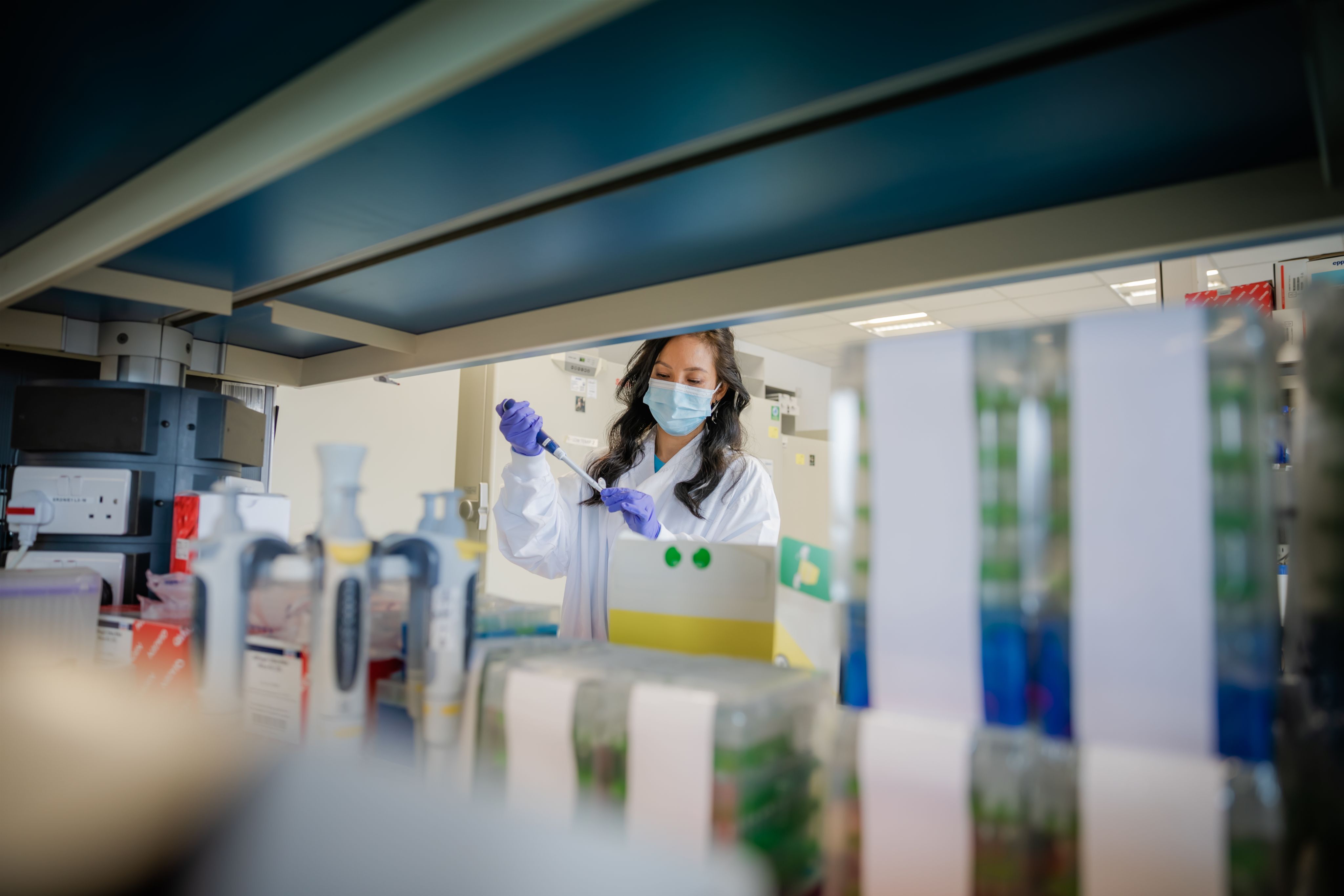  Serena Nik-Zainal using pipette in laboratory 