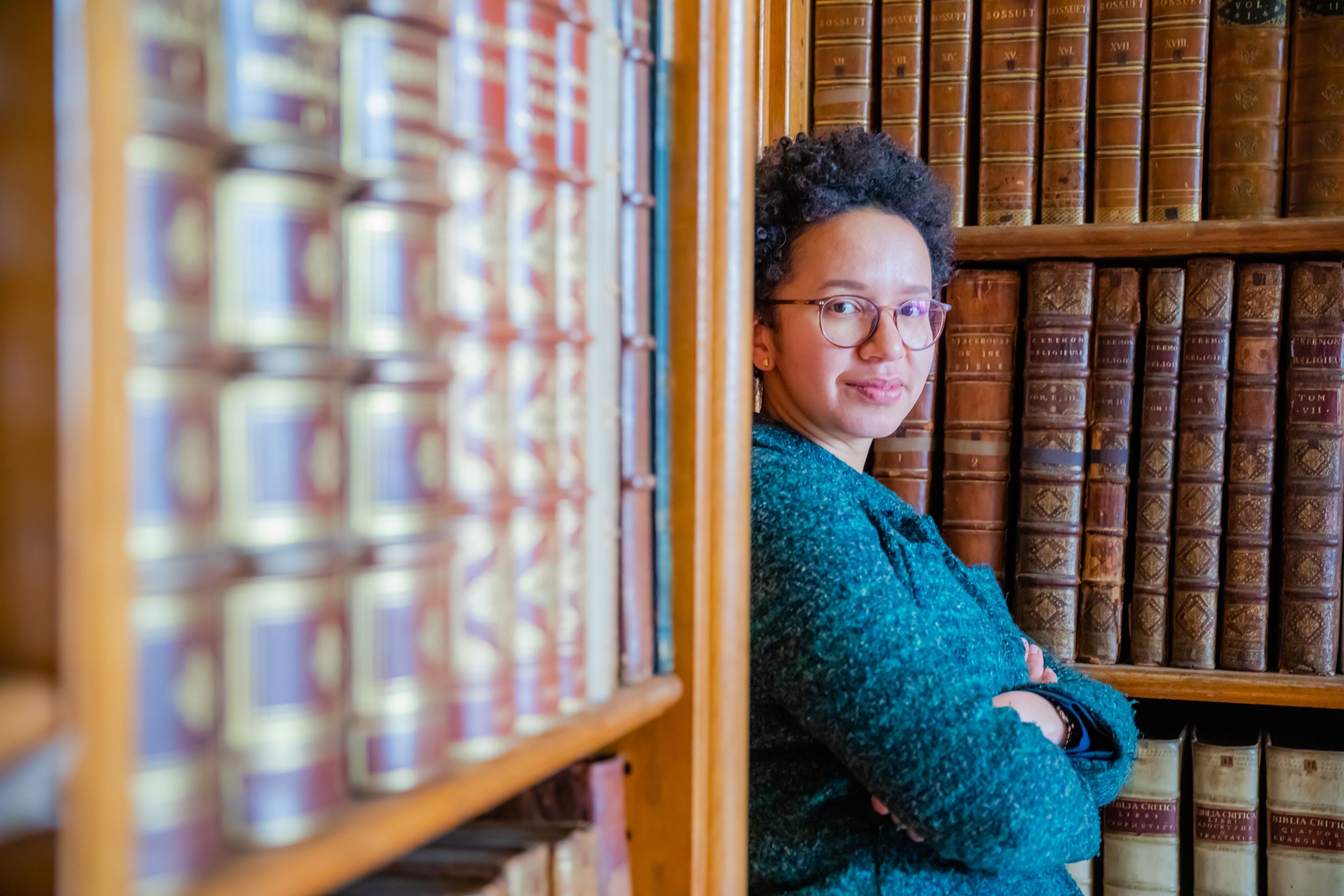 Mathelinda Nabugodi in the Founder's Library, Fitzwilliam Museum