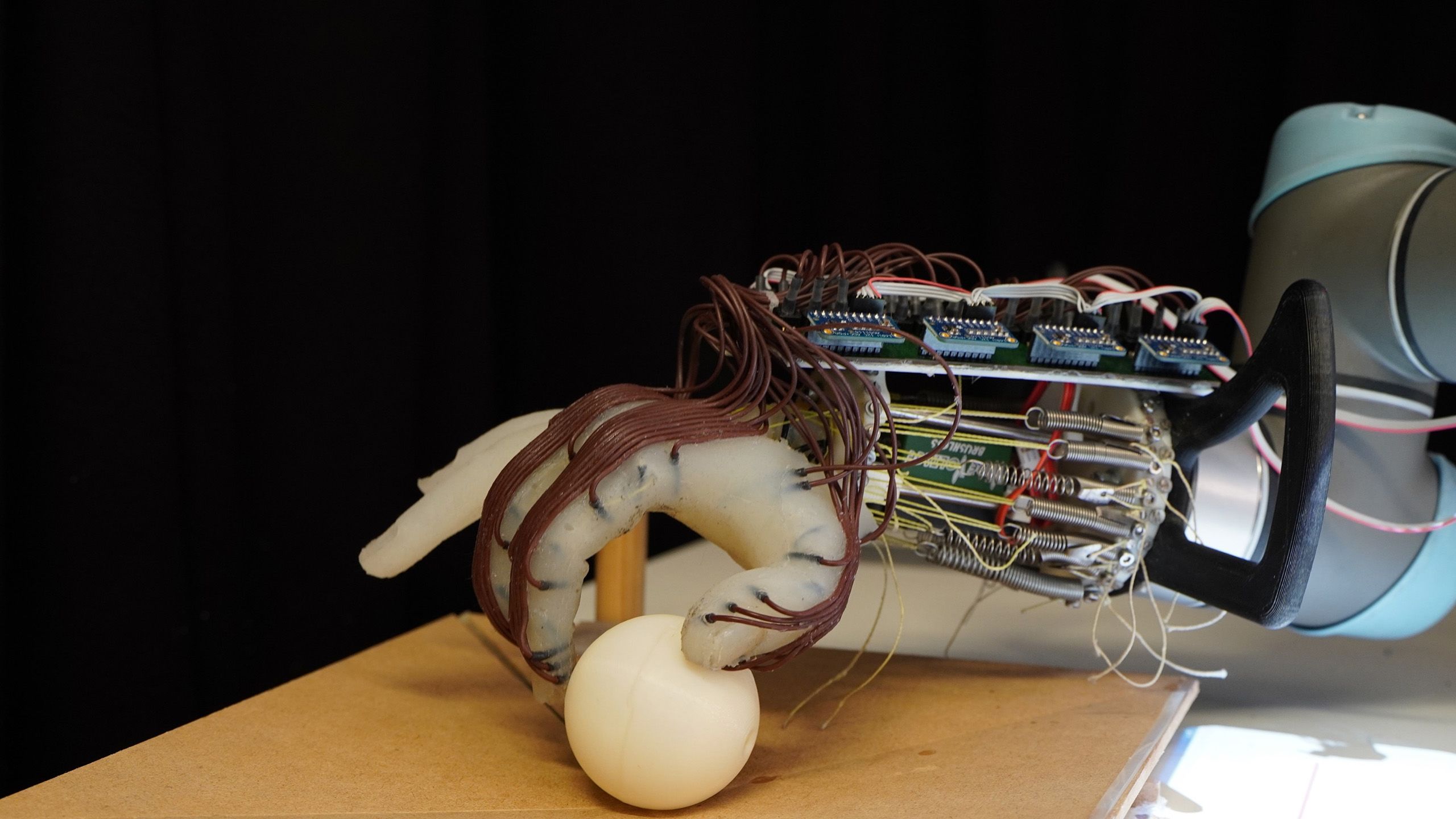 Need a hand? This robotic hand can help you p