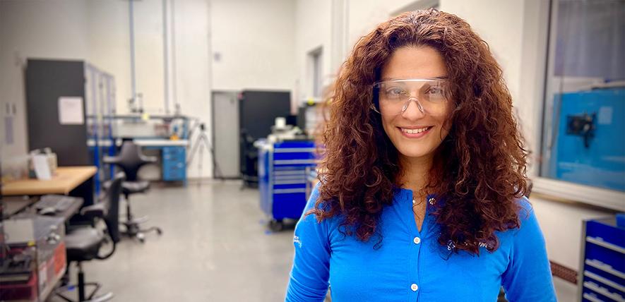 Cambridge alumna Dr Louisa Michael in the lab at Boeing