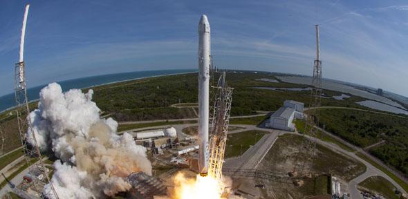 SpaceX’s Falcon 9 rocket blasts off