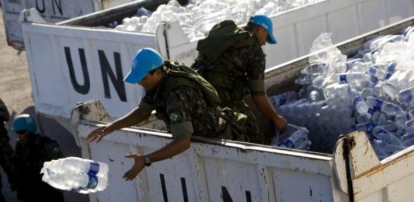 UN Peacekeepers Distribute Water and Food in Haiti