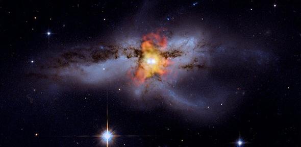 Black Holes Go 'Mano a Mano' (NASA, Chandra, 10/06/09)