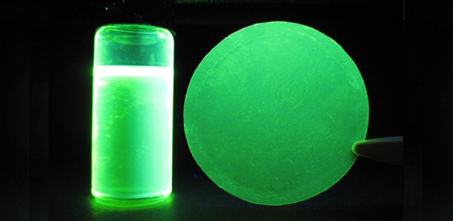 Image shows fluorescence of solution (left) and membrane (right) made of a polymer of  intrinsic microporosity (PIM-1) under irradiation of ultraviolet (UV) light. The ultraviolet irradiation  induces oxidation and surface densification of the polymeric m