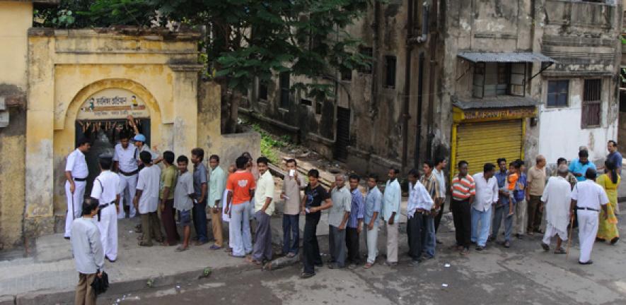 Queuing to vote in India
