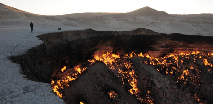 Darvaza Gas Crater, later afternoon