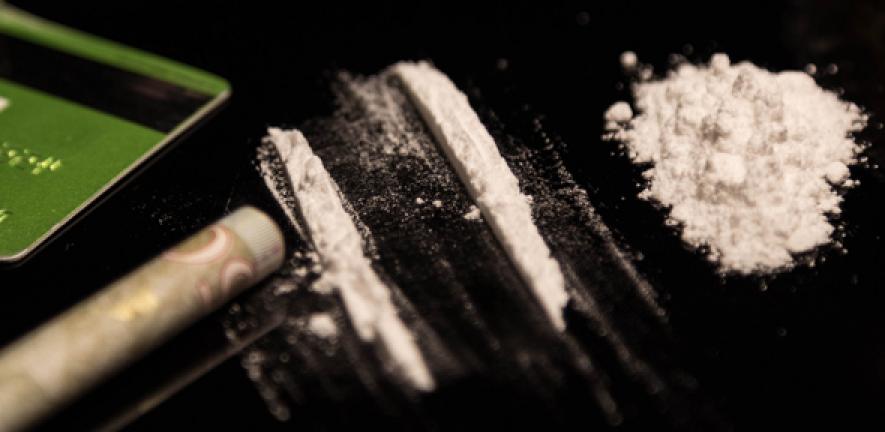 Carrots and sticks fail to change behaviour in cocaine addiction