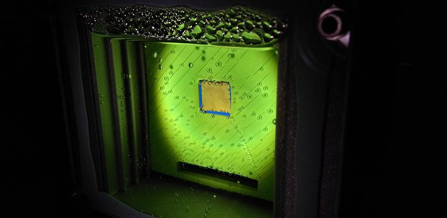 「人工葉」がクリーンなガスを生成 (‘Artificial leaf’ successfully produces clean gas)