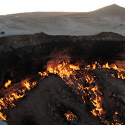Darvaza Gas Crater, later afternoon